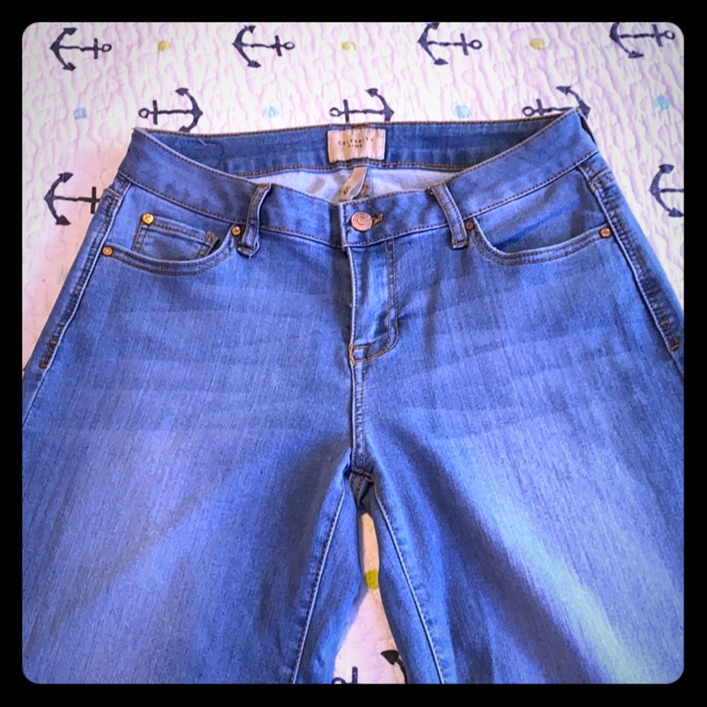 Wide leg cropped jeans